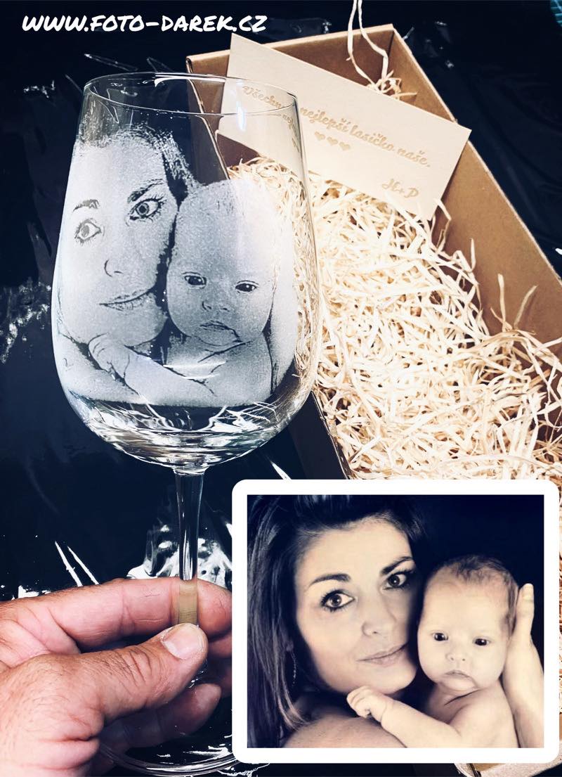 vinná číše s fotkou